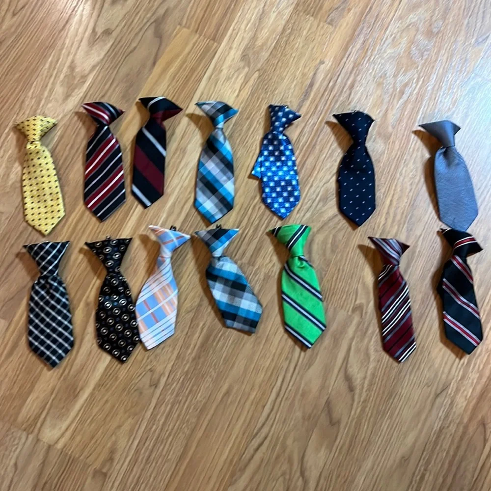 Lots of 14 clip on baby ties. These are not toddler size. - Picture 1 of 16